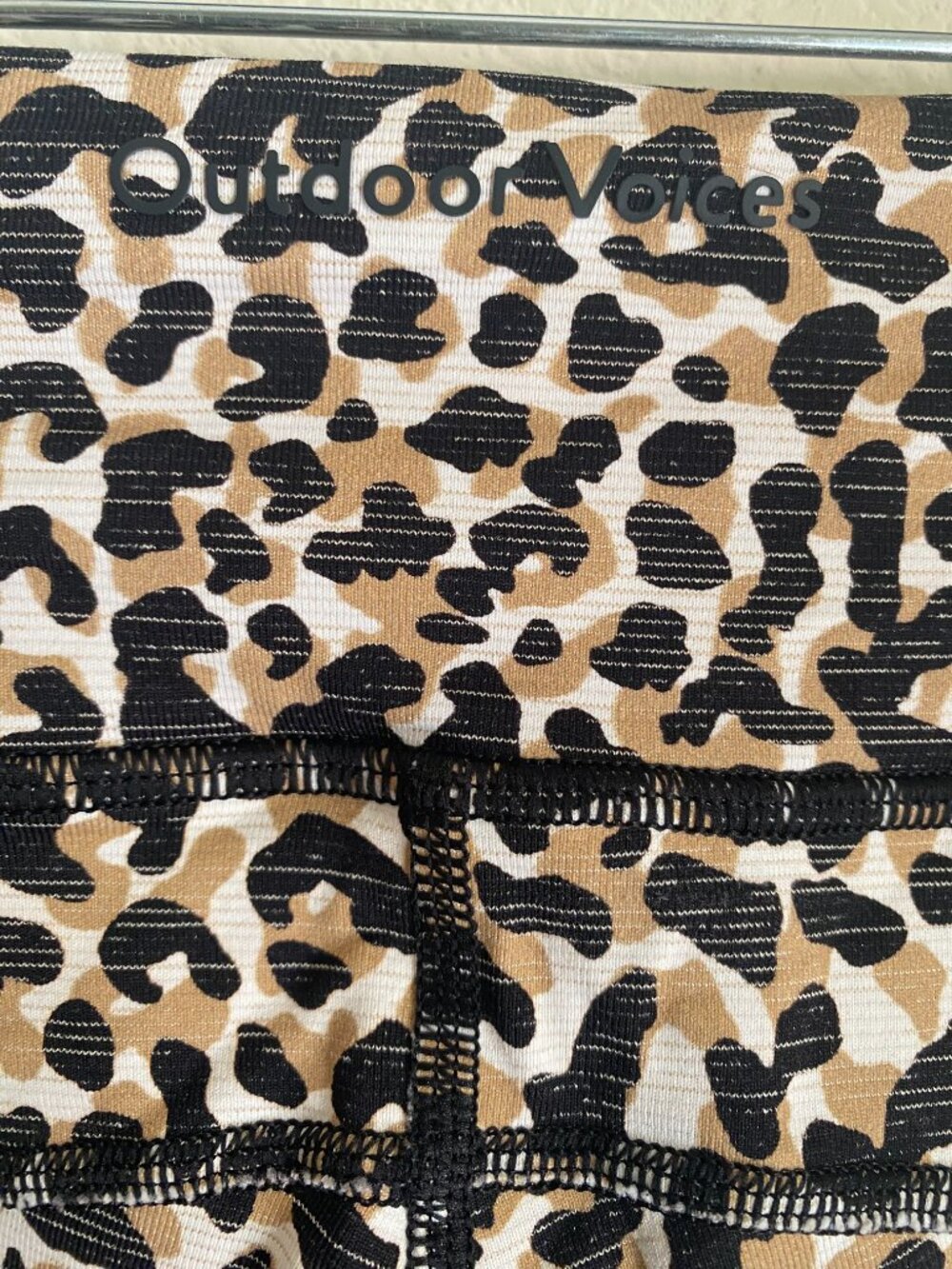 Outdoor Voices Leopard TechSweat Flex/MoveFree Leggings Size M - Picture 4 of 6
